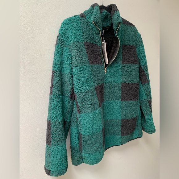 Sherpa Pullover - Picture 3 of 4